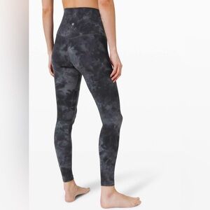 Lululemon Align legging 25” inseam size 4 black & gray diamond dye